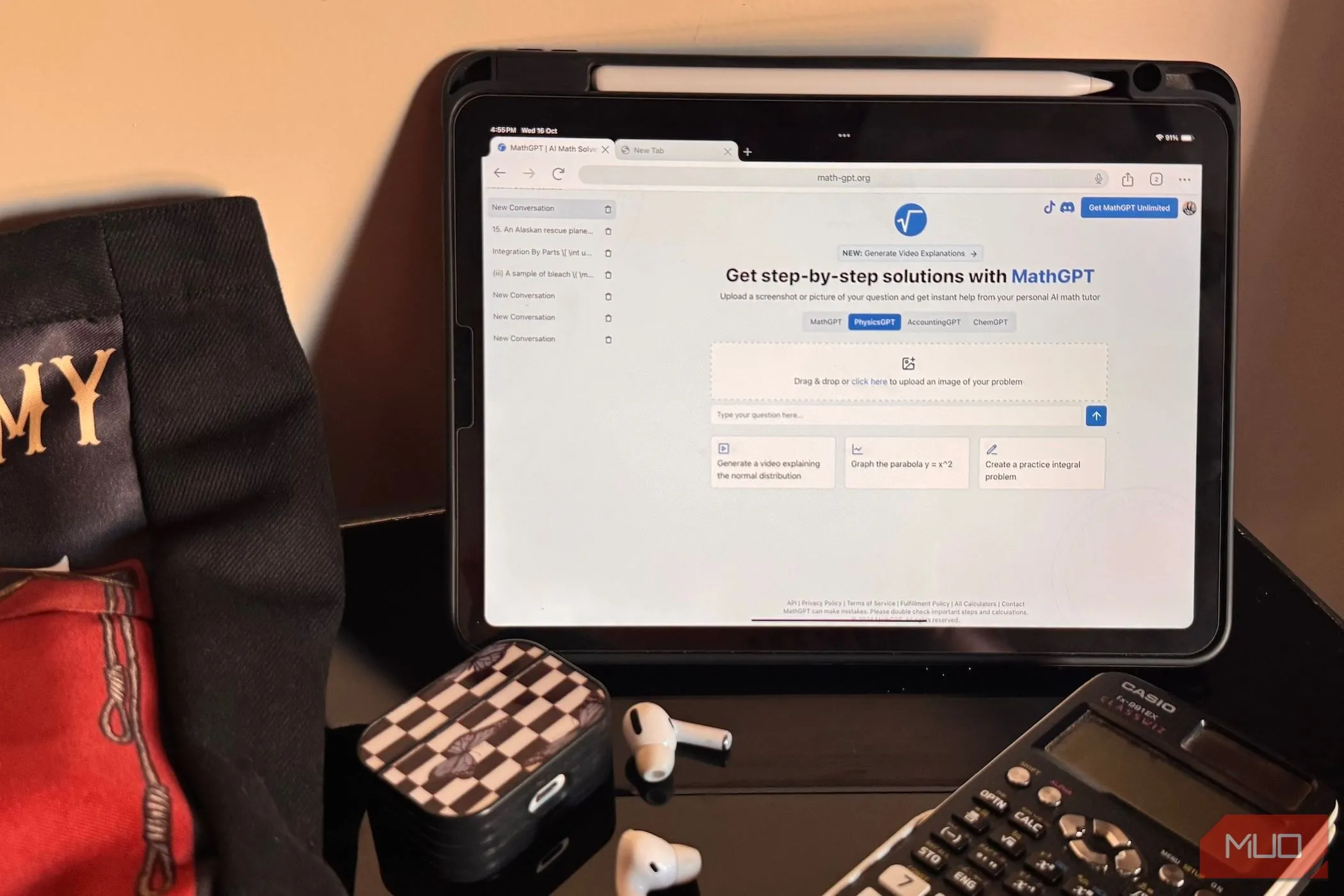 Góc làm việc linh hoạt với iPad, ứng dụng MathGPT mở trên màn hình, tai nghe AirPods và máy tính Casio