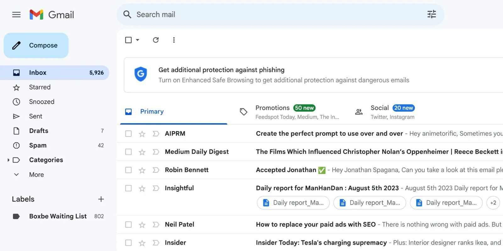 Hộp thư Gmail với nhiều email chưa đọc có thể gây xao nhãng và áp lực
