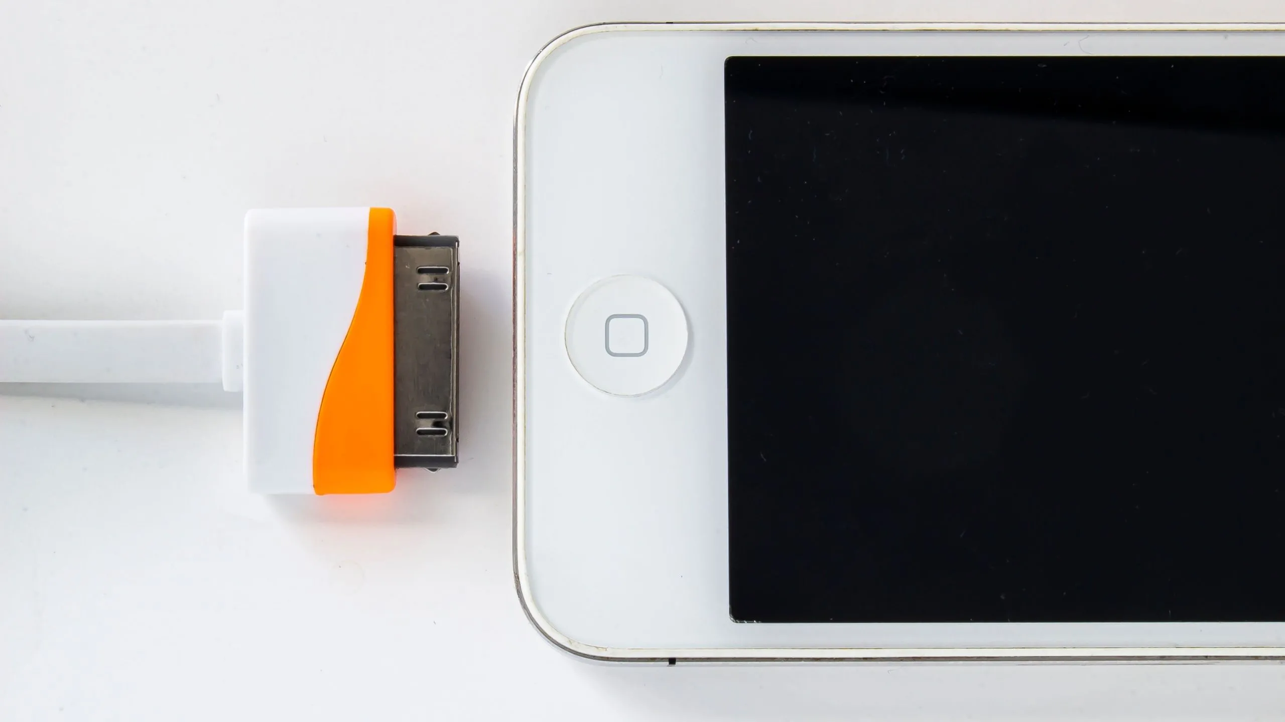 iPhone sử dụng cáp sạc 30-pin
