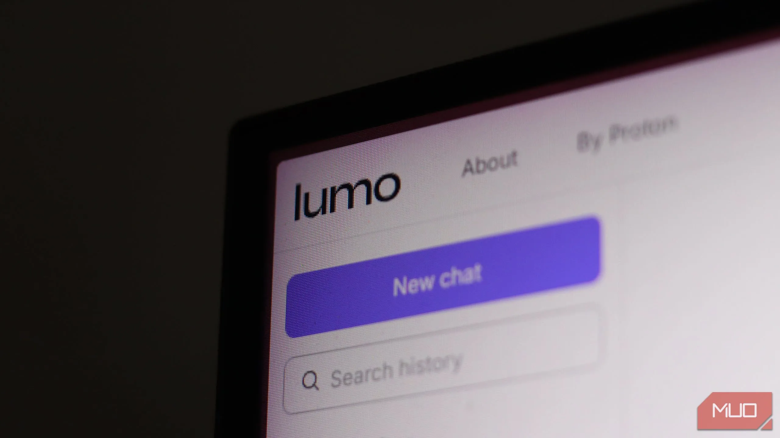 Lumo AI chatbot đang hoạt động trên hệ điều hành Windows, minh họa khả năng tương tác văn bản