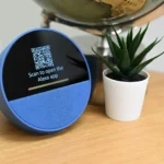 Mã QR chính hãng trên thiết bị Amazon Echo Spot, cần cẩn trọng kiểm tra lớp dán đè.