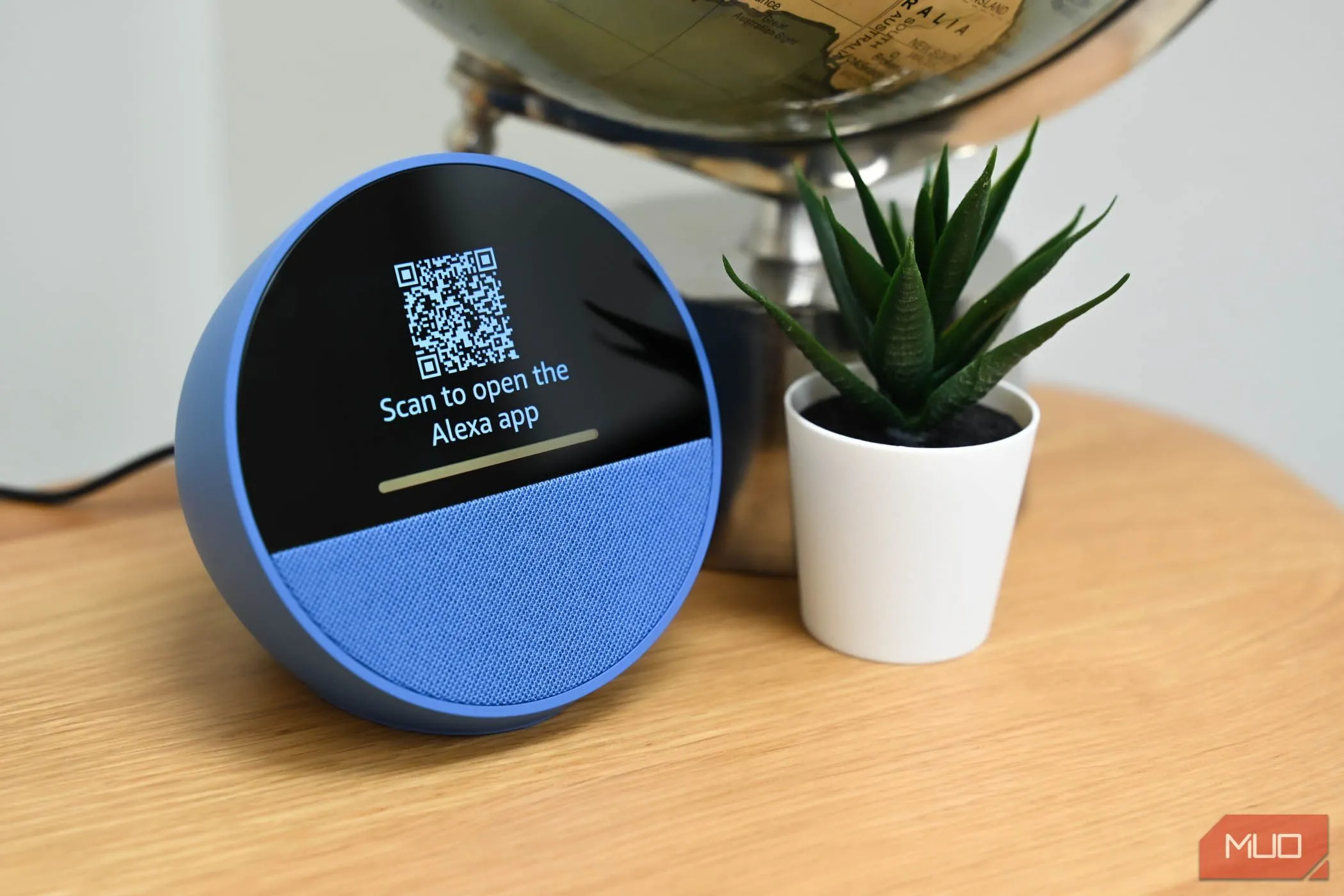 Mã QR chính hãng trên thiết bị Amazon Echo Spot, cần cẩn trọng kiểm tra lớp dán đè.
