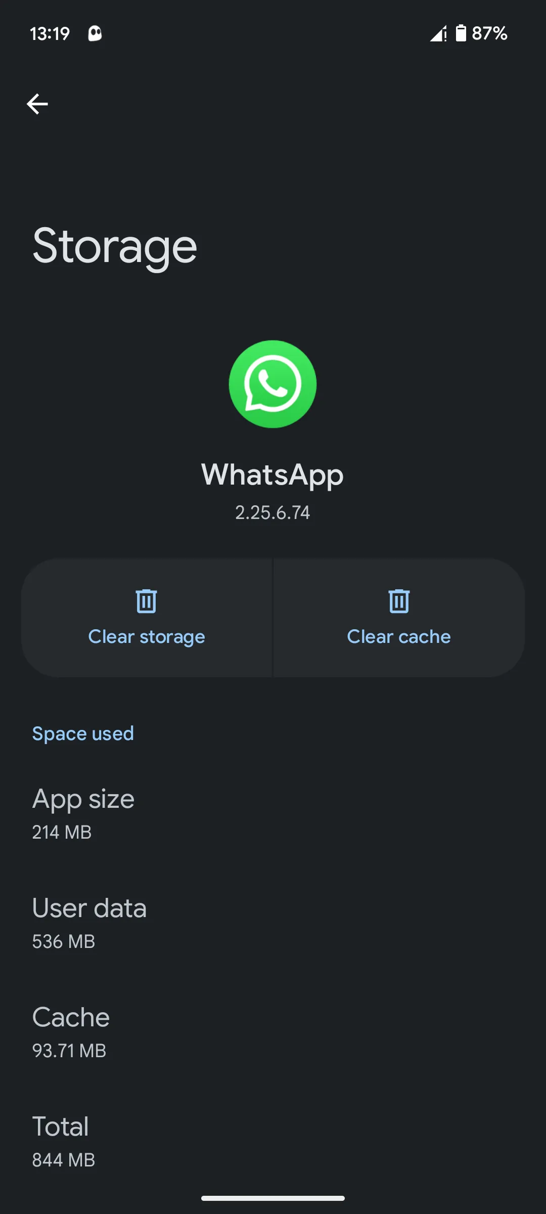 Màn hình chi tiết sử dụng bộ nhớ và bộ nhớ đệm của một ứng dụng trên Android, cho phép người dùng xóa cache để cải thiện hiệu suất.