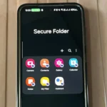 Màn hình điện thoại Samsung hiển thị Thư mục Bảo mật, cảnh báo về lỗ hổng One UI 7
