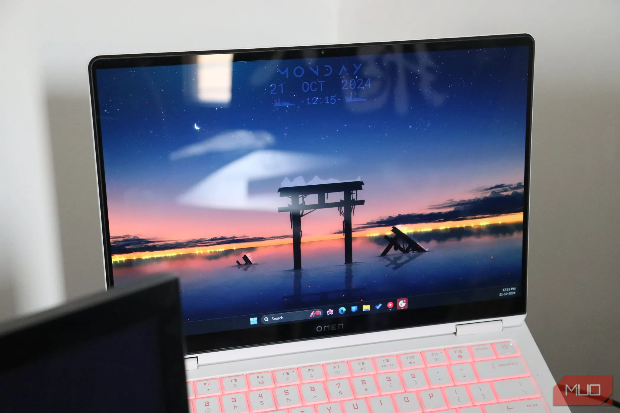 Màn hình HP Omen Transcend 14 OLED thể hiện màu sắc trung thực từ mọi góc nhìn