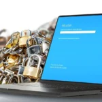 Màn hình laptop hiển thị giao diện nhập mật khẩu BitLocker với biểu tượng khóa số, minh họa tính năng mã hóa bảo mật dữ liệu ổ cứng trên Windows.