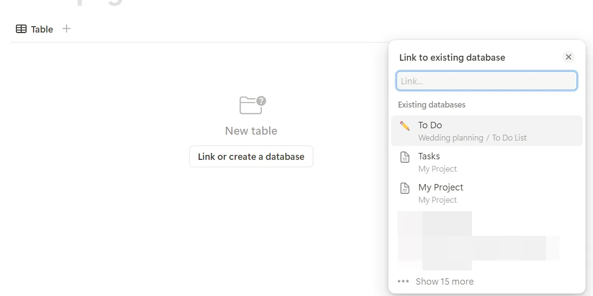 Màn hình Notion hiển thị danh sách các cơ sở dữ liệu khi nhập lệnh /linked, phục vụ việc chọn database liên kết.