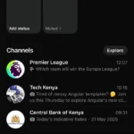 Màn hình ứng dụng WhatsApp trên iOS hiển thị tab "Updates" hoặc "Cập nhật", khuyến nghị cập nhật phần mềm bảo mật
