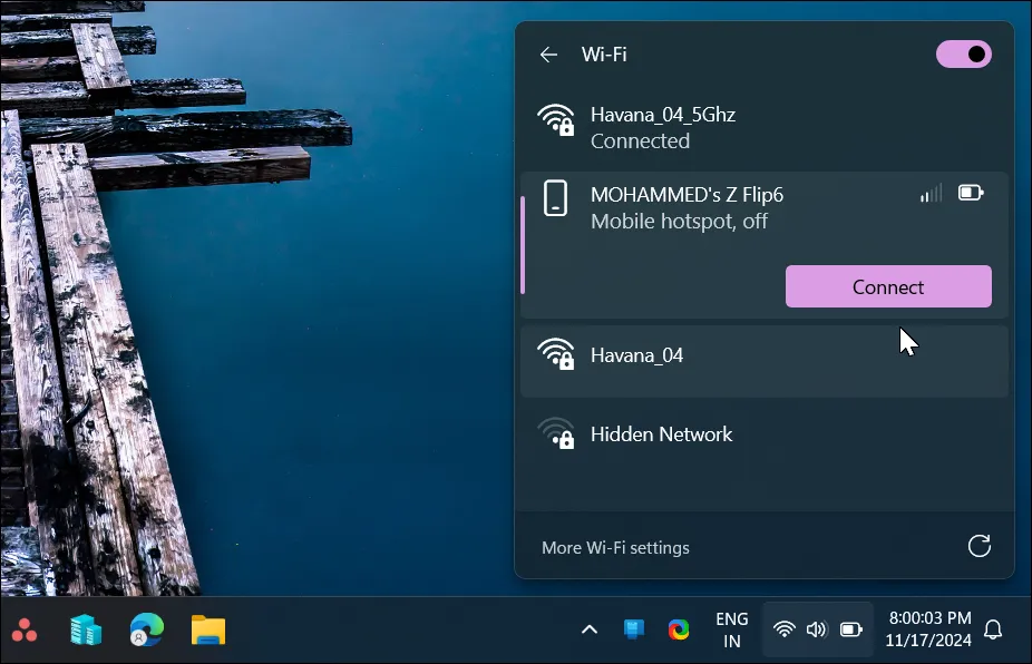 Màn hình Windows 11 hiển thị bảng Cài đặt nhanh với tùy chọn kích hoạt điểm truy cập di động