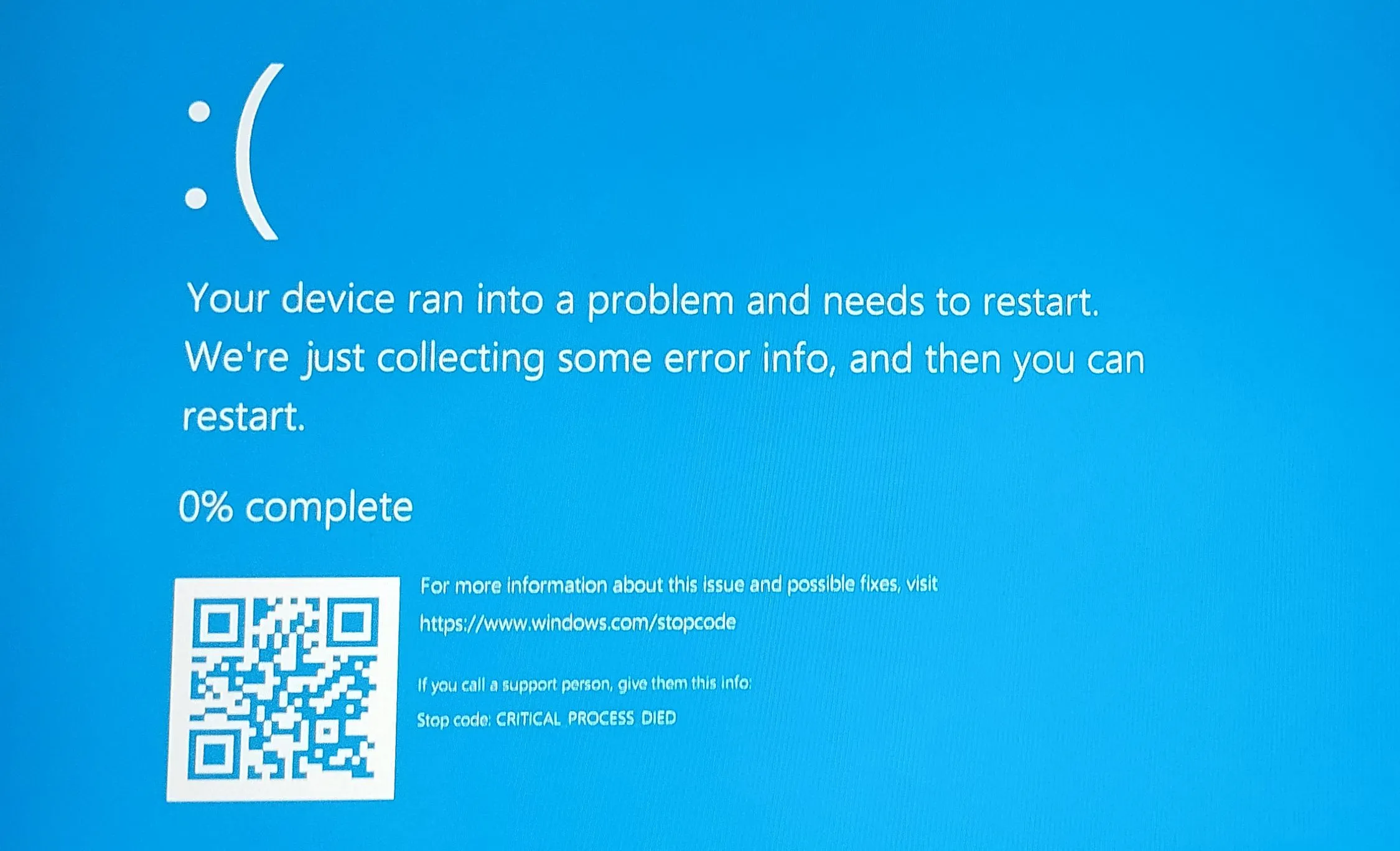 Màn hình xanh chết chóc (BSOD) hiển thị lỗi nghiêm trọng trên Windows