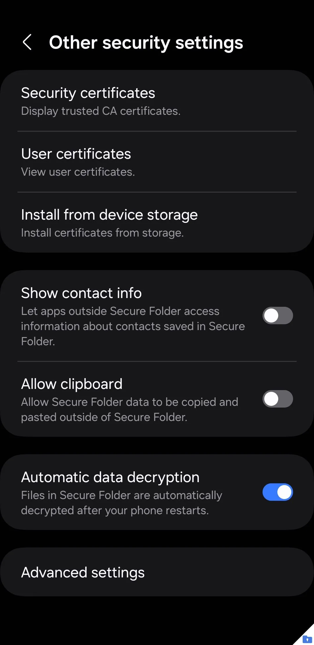 Menu cài đặt bảo mật nâng cao của Secure Folder trên điện thoại Samsung, hiển thị tùy chọn tự động giải mã dữ liệu.