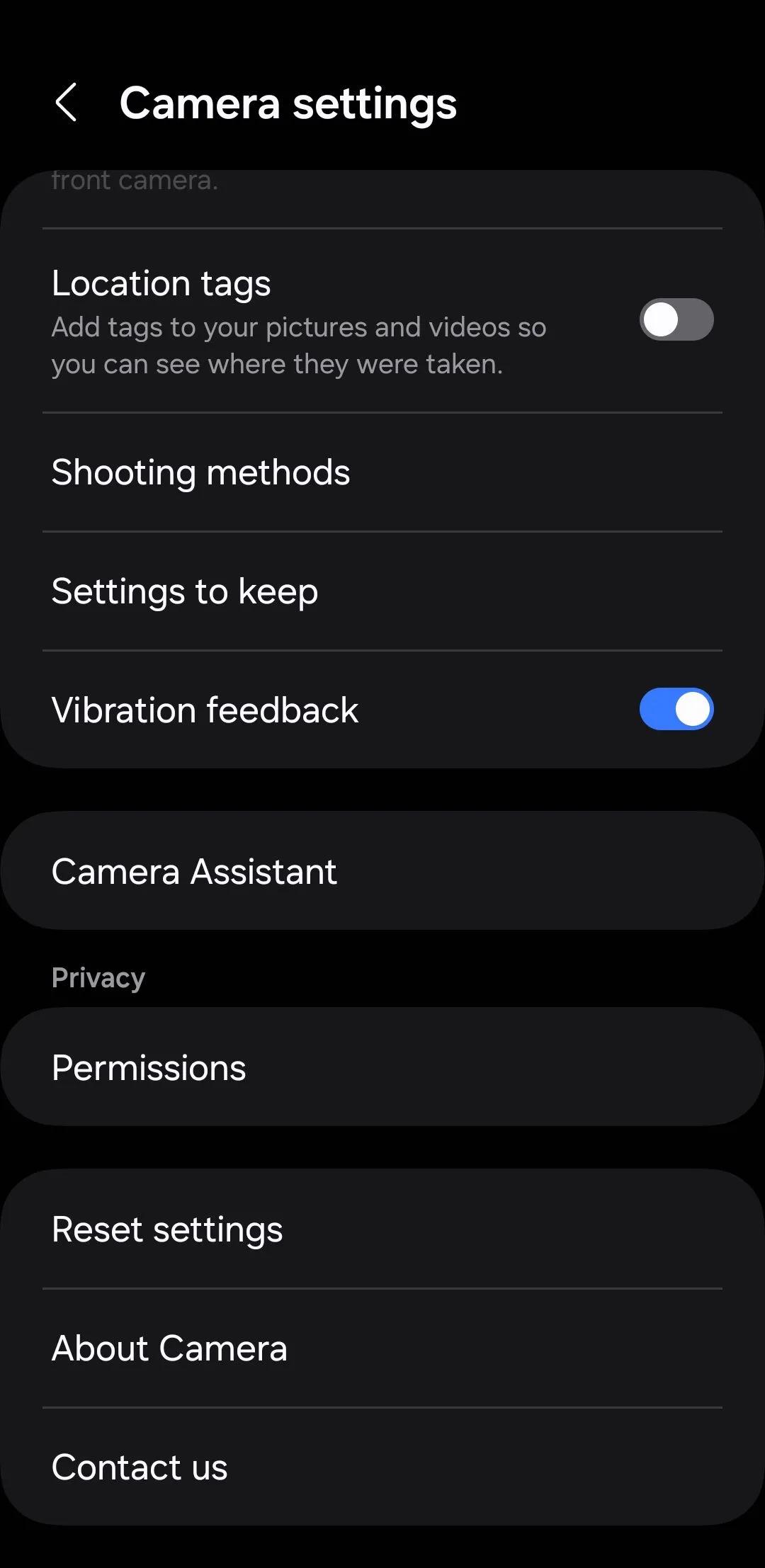 Menu cài đặt camera trên điện thoại Samsung, hiển thị tùy chọn &quot;Phương pháp chụp ảnh&quot; và &quot;Lệnh giọng nói&quot; để điều khiển camera rảnh tay.