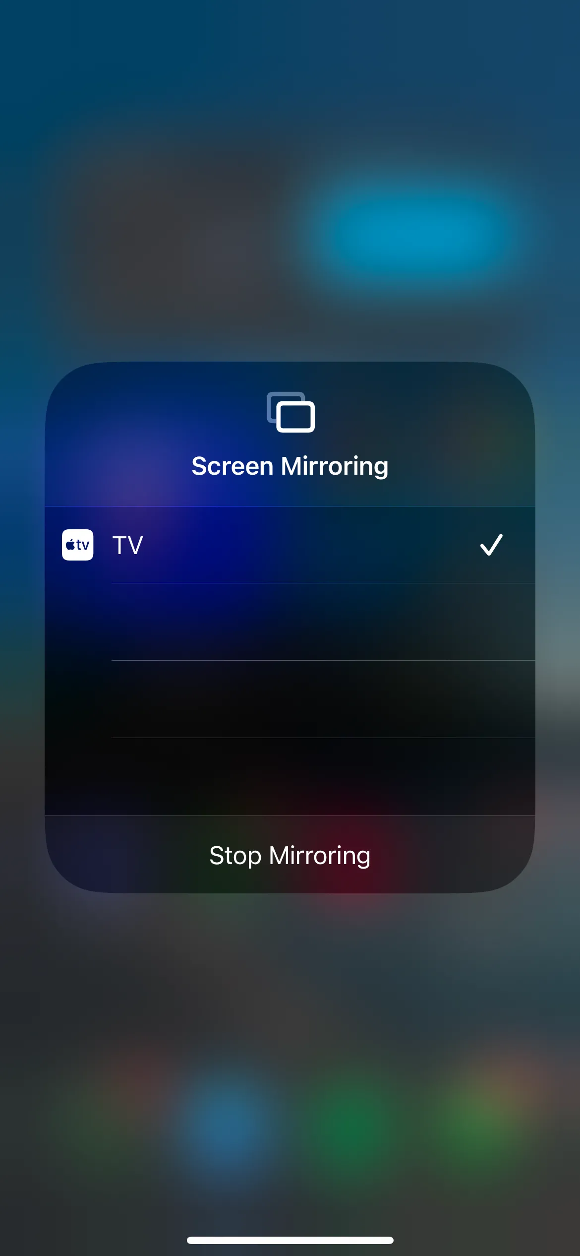 Menu phản chiếu màn hình iPhone trong Control Center với tùy chọn Apple TV