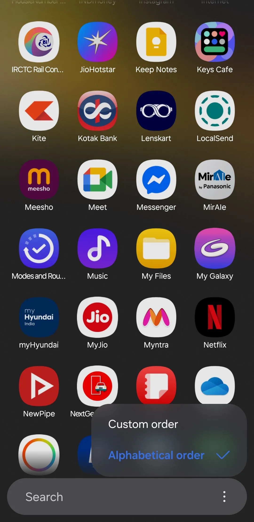 menu tùy chỉnh ngăn kéo ứng dụng ngang trên điện thoại Samsung chạy One UI 7