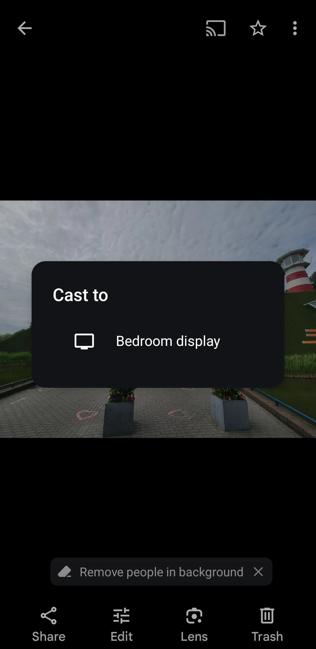 Menu tùy chọn Đúc ảnh (Cast) trong ứng dụng Google Photos