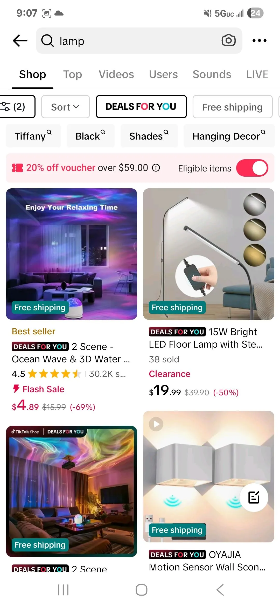Minh họa chương trình flash sale với ưu đãi giảm giá sâu trên TikTok Shop, cần cảnh giác với các giao dịch quá tốt.
