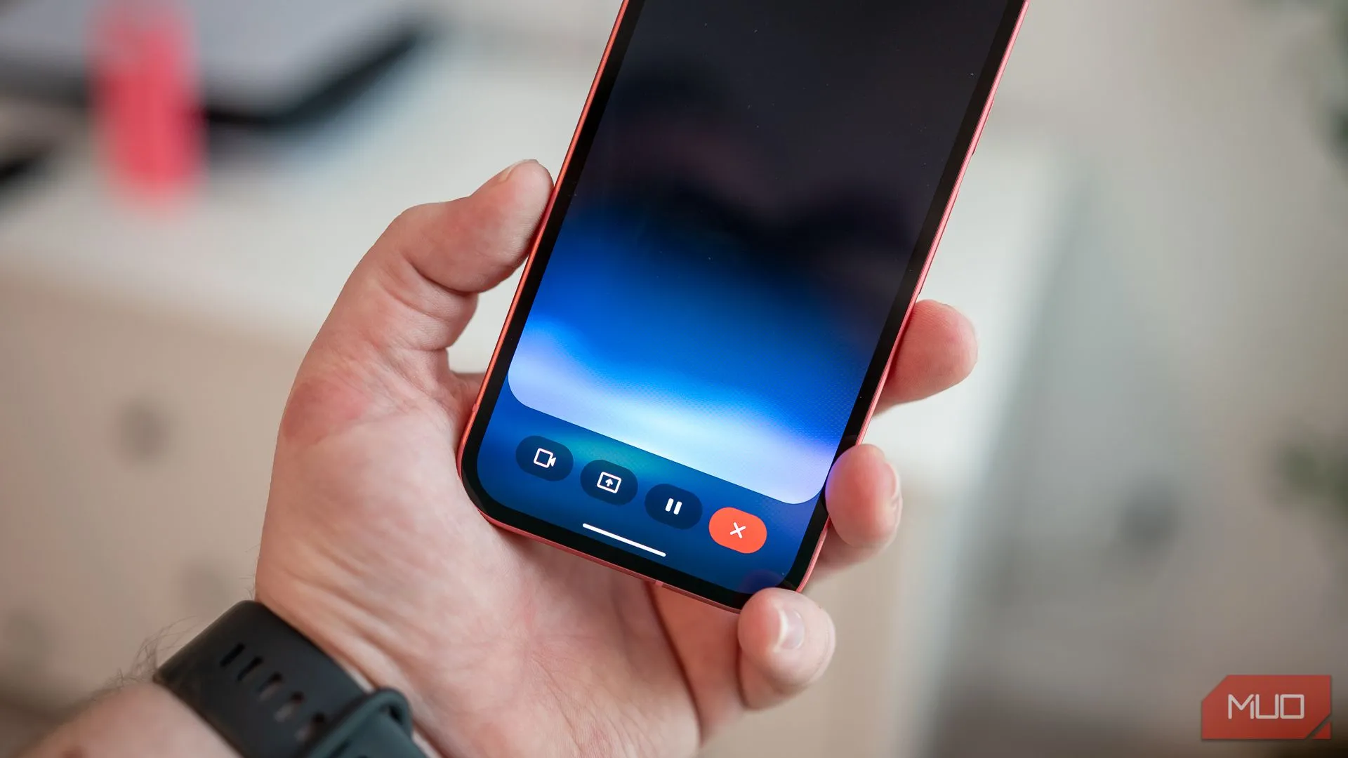Mô phỏng trải nghiệm Gemini AI trên Google Pixel 9a với giao diện trò chuyện trực tiếp.
