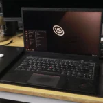Môi trường desktop Linux Mint trên máy tính xách tay ThinkPad với chuột và USB boot