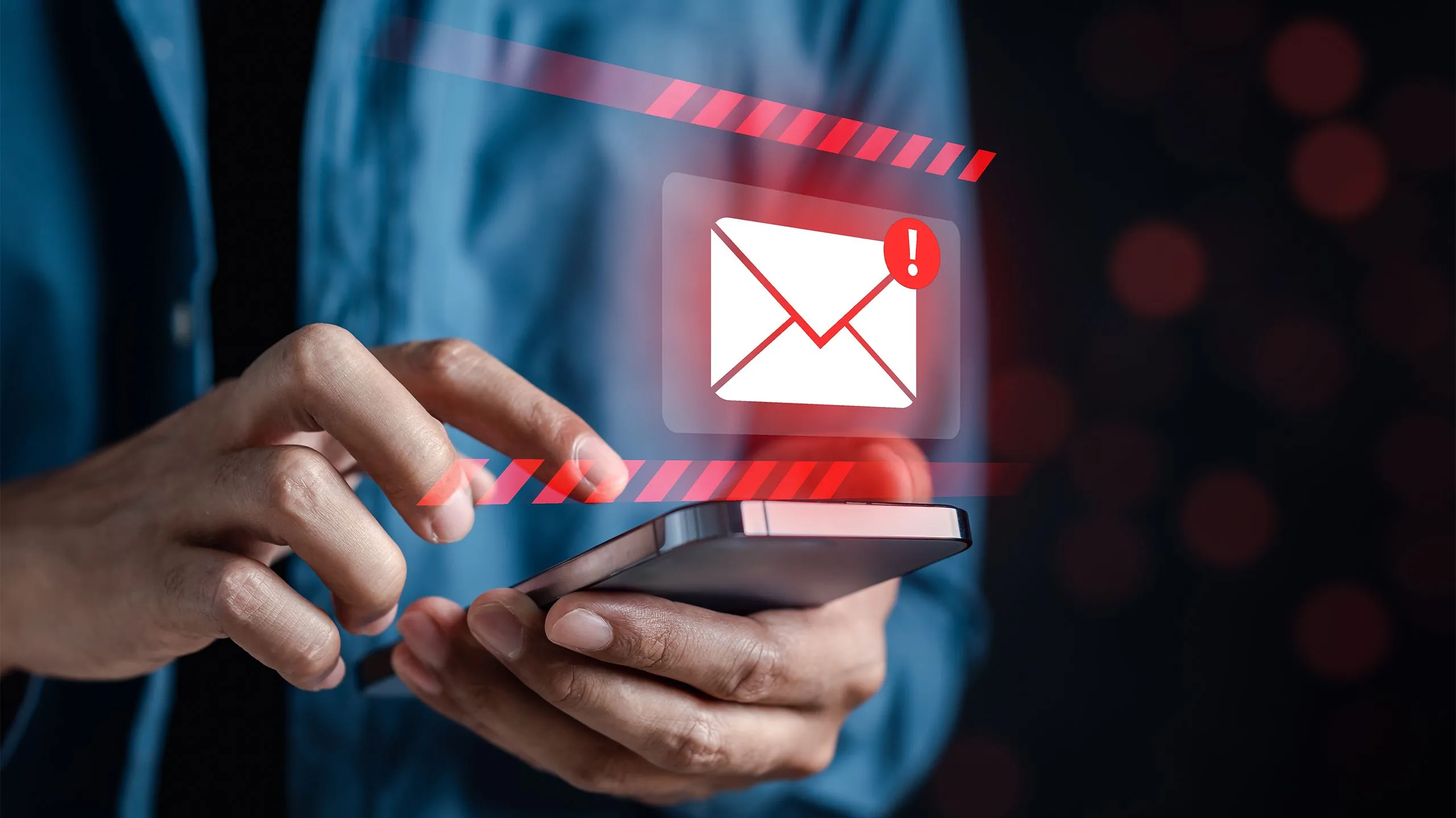 Một email lừa đảo (scam email) trong hộp thư đến Gmail, với dòng cảnh báo màu đỏ, biểu thị nguy cơ thư rác và virus mà người dùng cần cảnh giác.