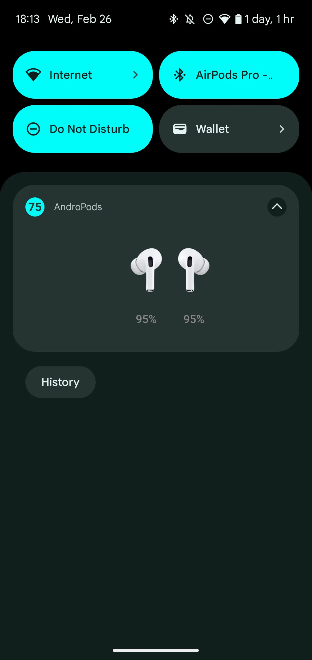 Mức pin AirPods hiển thị trên thanh thông báo qua ứng dụng AndroPods trên điện thoại Android