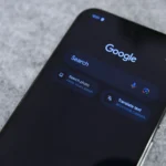 Người dùng đang tìm kiếm trên Google Pixel 9 Pro XL với giao diện AI Search mới