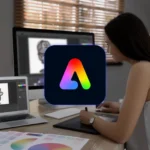 Người phụ nữ làm việc trên laptop, thiết kế đồ họa với sự hỗ trợ của AI Adobe Firefly