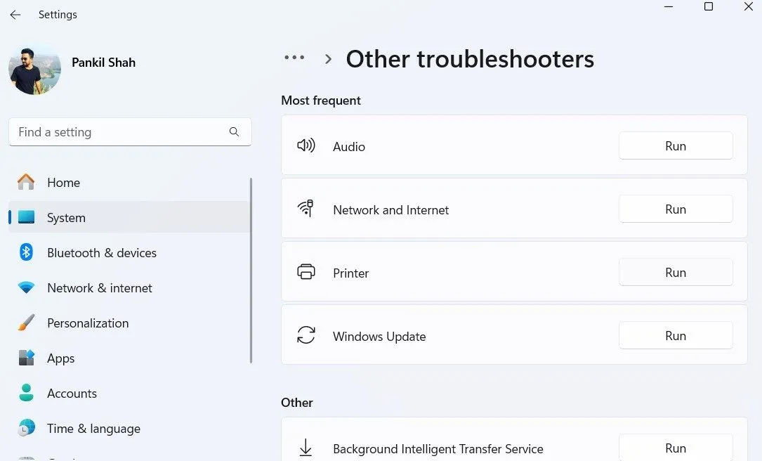 Nút &quot;Chạy&quot; cho công cụ khắc phục sự cố máy in (Printer troubleshooter) trong cài đặt Hệ thống của Windows 11.