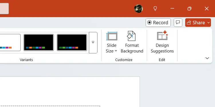 Nút Design Suggestions (Ý tưởng thiết kế) trong tab Designer của PowerPoint.