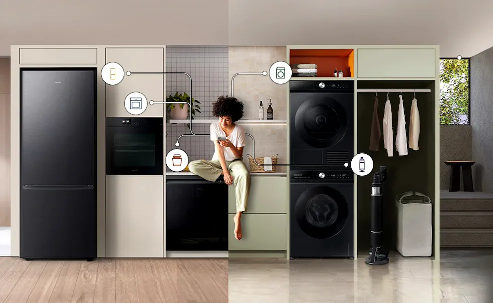 Phụ nữ ngồi trong bếp nhà thông minh với các thiết bị kết nối