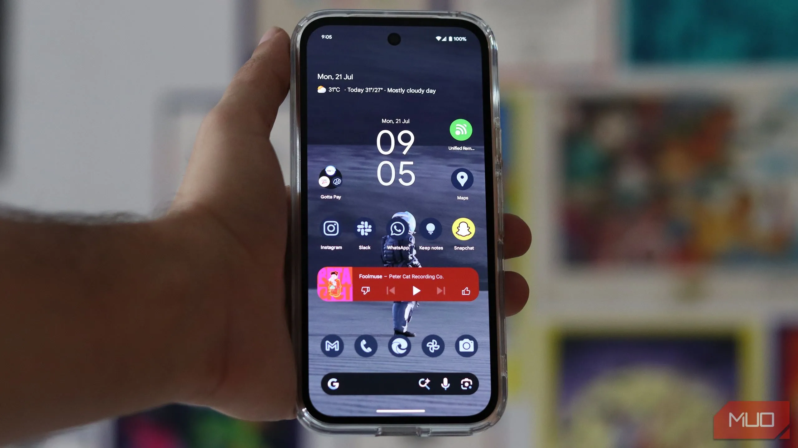Pixel Launcher hiển thị màn hình chính trên Pixel 9a
