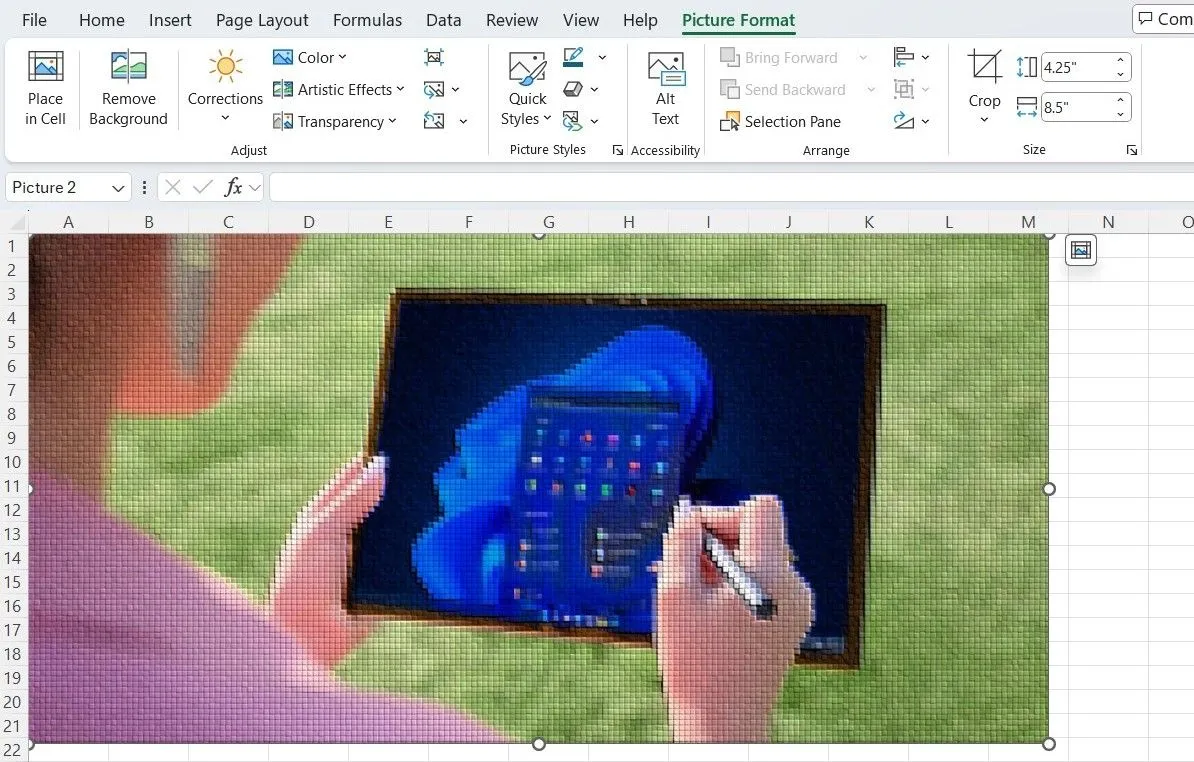 Tab Định dạng Ảnh (Picture Format) trong Excel hiển thị các tùy chọn chỉnh sửa nâng cao như đổ bóng, phản chiếu và làm mềm cạnh cho hình ảnh.