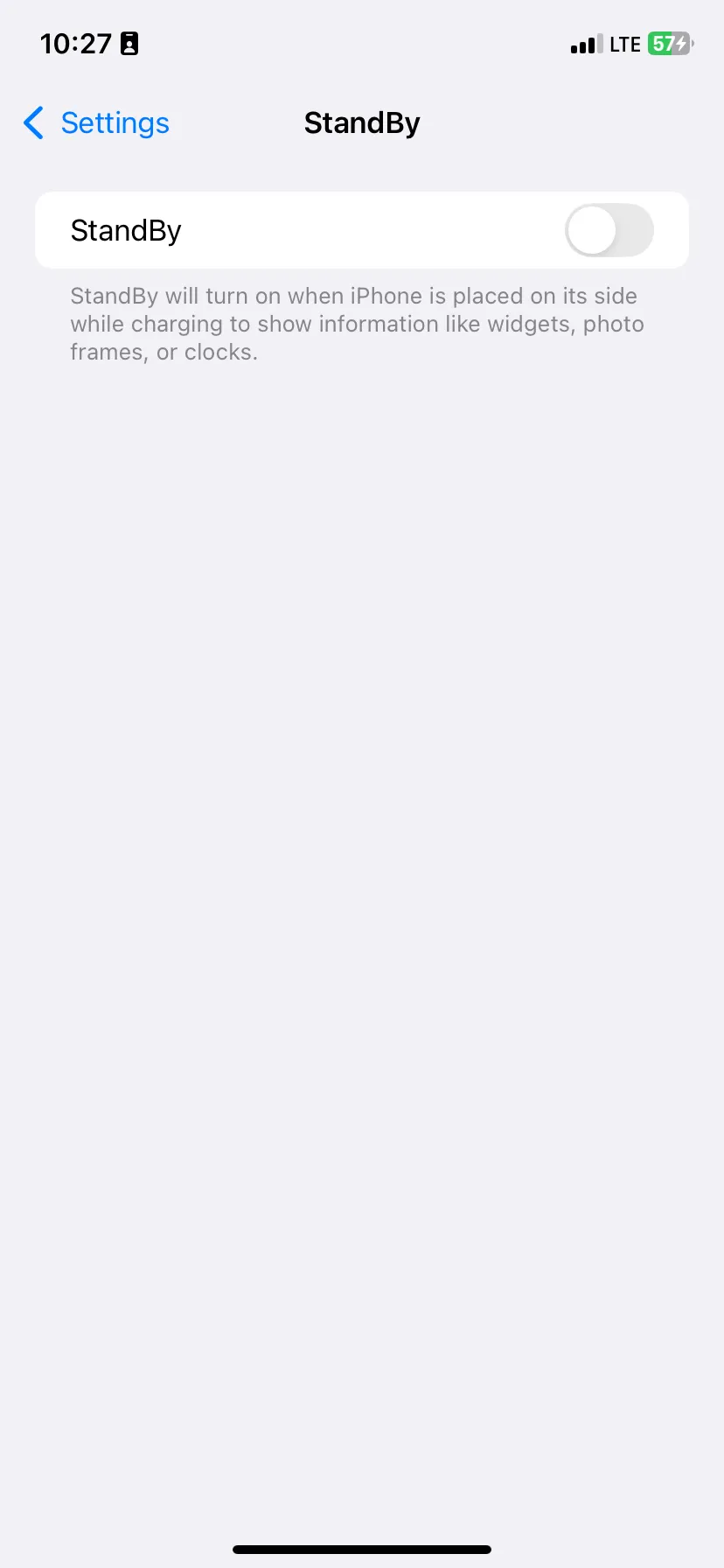 Tắt công tắc để vô hiệu hóa hoàn toàn tính năng StandBy trên iPhone trong cài đặt.