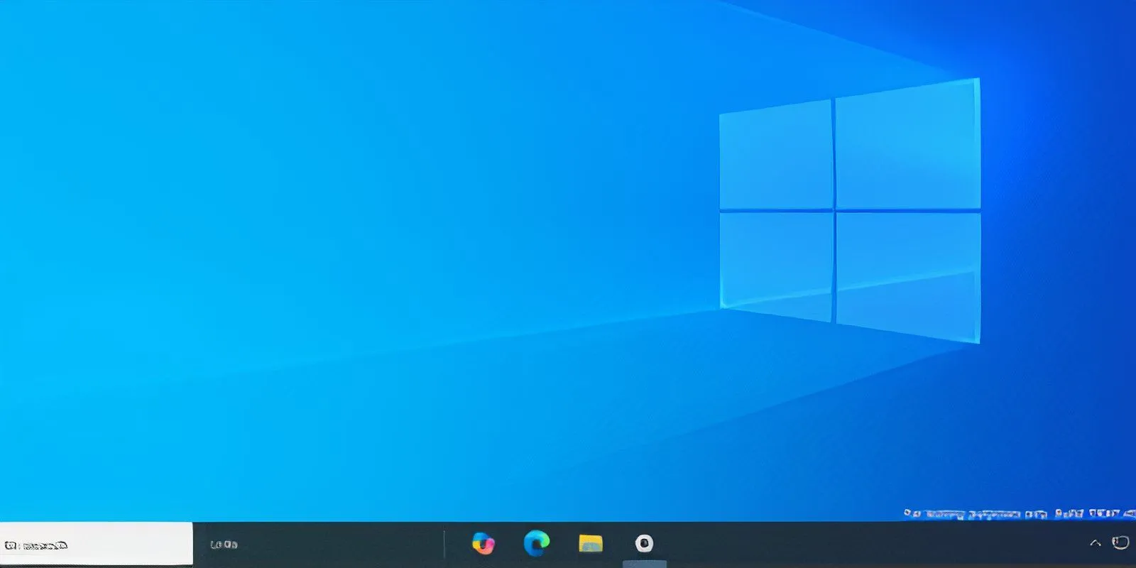 Thanh Taskbar Windows 10 sau khi đã căn giữa thành công các biểu tượng ứng dụng.