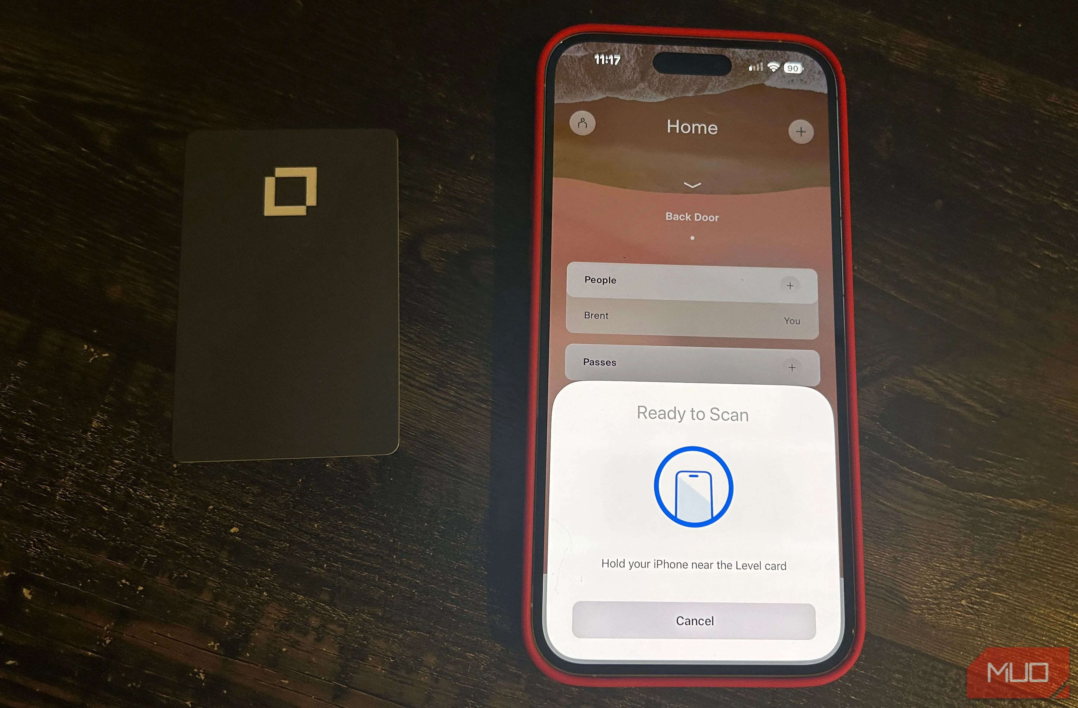 Thẻ ngân hàng có chip NFC và biểu tượng thanh toán không tiếp xúc, minh họa công nghệ NFC cho Google Wallet