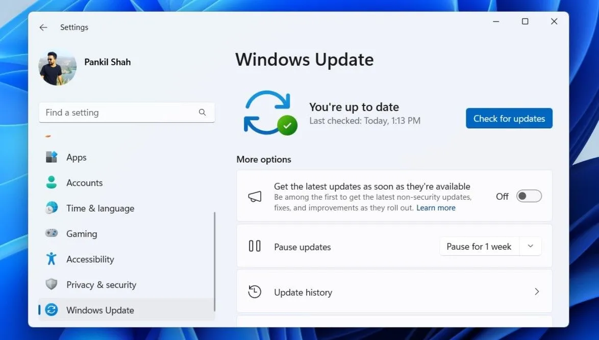 Thẻ Windows Update trong ứng dụng Cài đặt Windows, hiển thị trạng thái cập nhật hệ thống