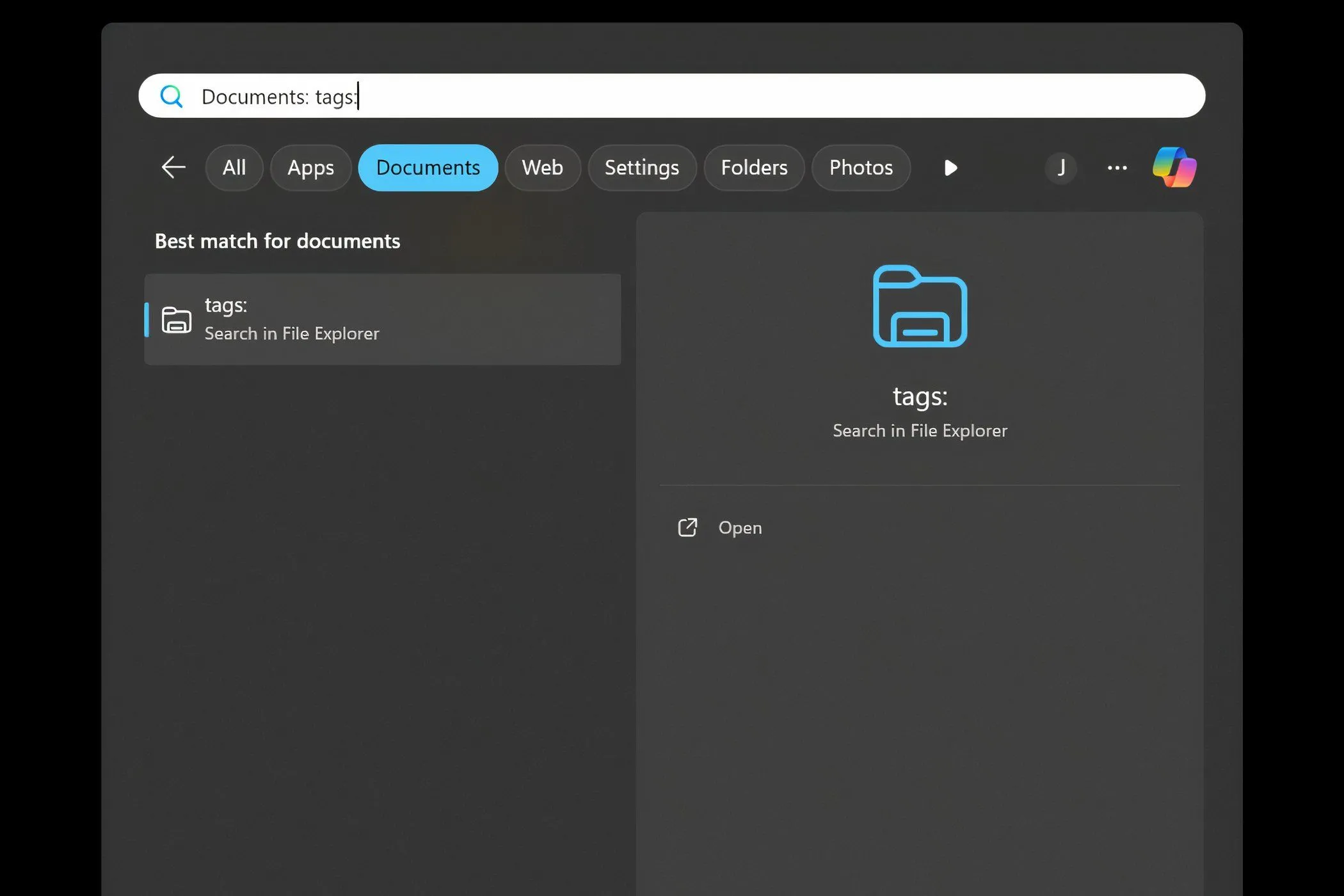 Tìm kiếm file bằng bộ lọc thẻ (tags filter) trong File Explorer