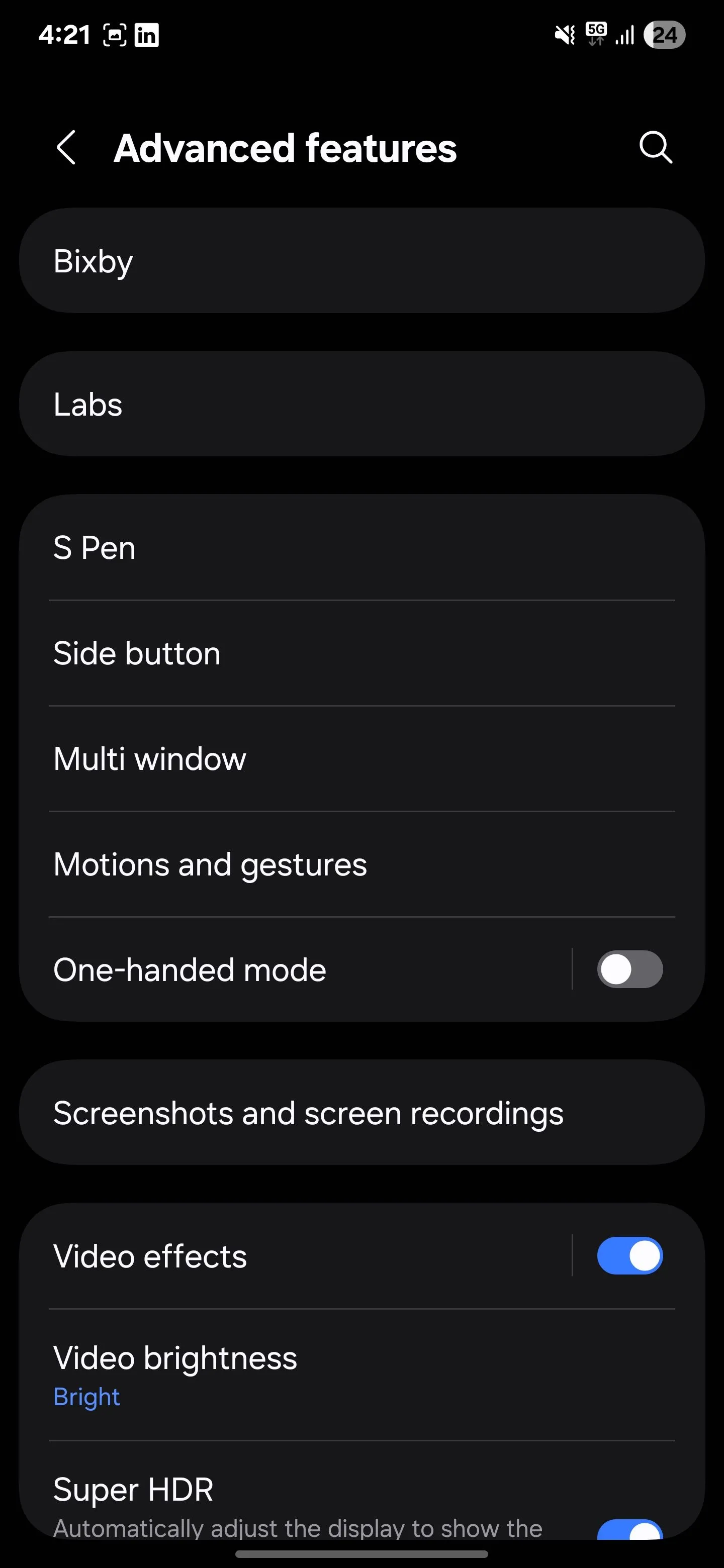 Tìm mục Tính năng nâng cao trong cài đặt Samsung để điều chỉnh các tùy chọn nâng cao.