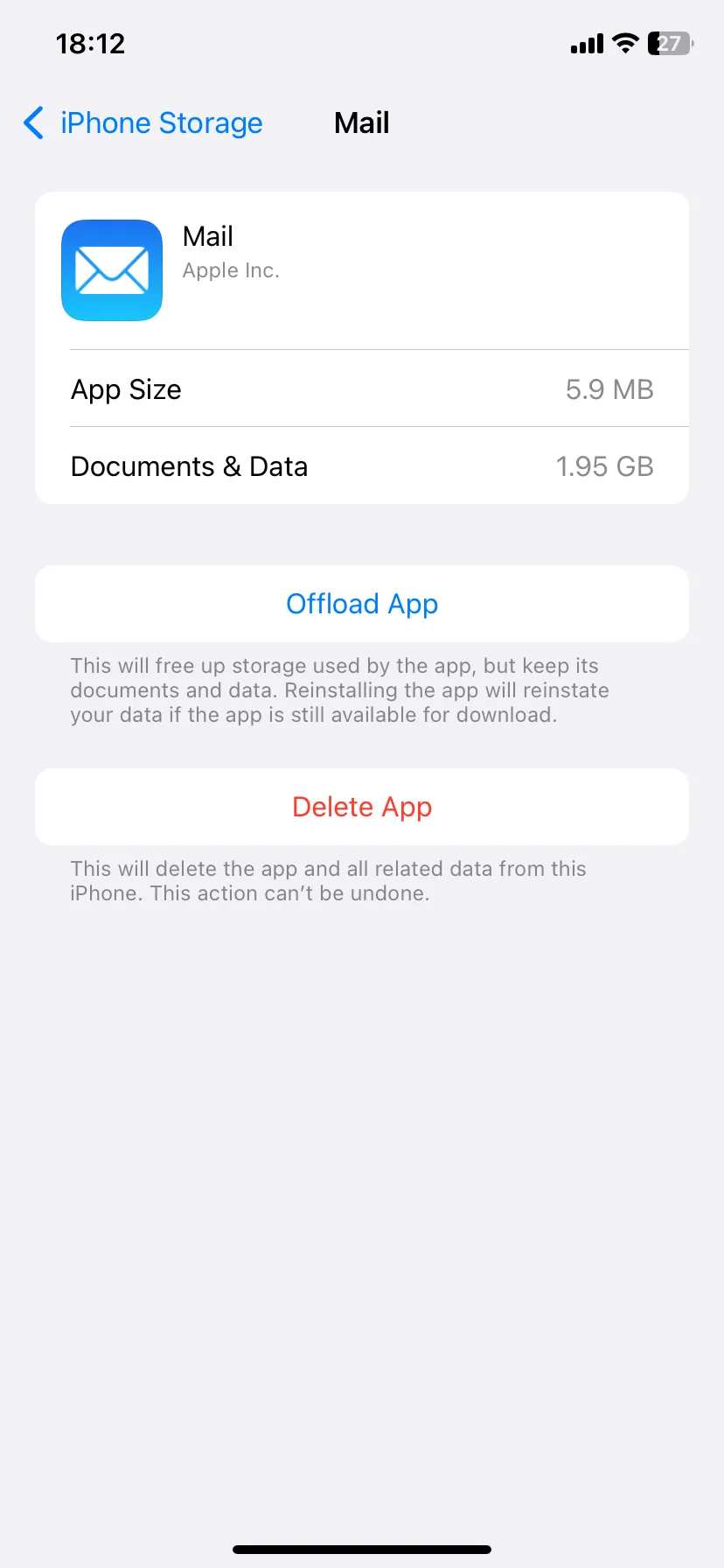 Trang quản lý bộ nhớ ứng dụng Mail trên iPhone, hiển thị tùy chọn Xóa ứng dụng.