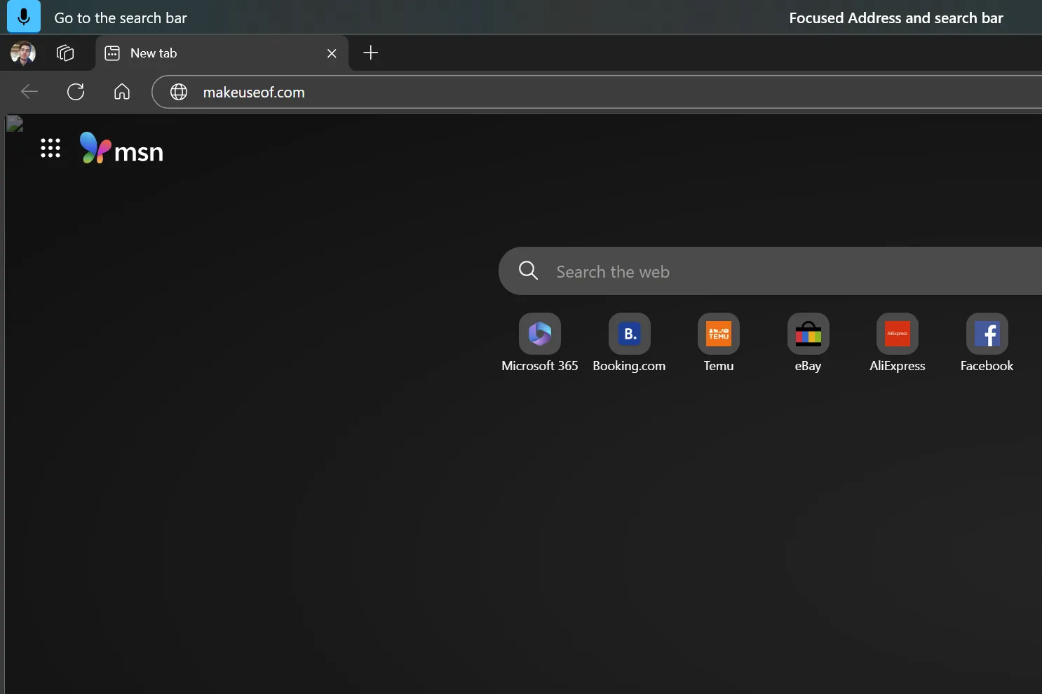 Trình duyệt Microsoft Edge hiển thị thanh tìm kiếm với địa chỉ website MakeUseOf, được truy cập bằng lệnh thoại.