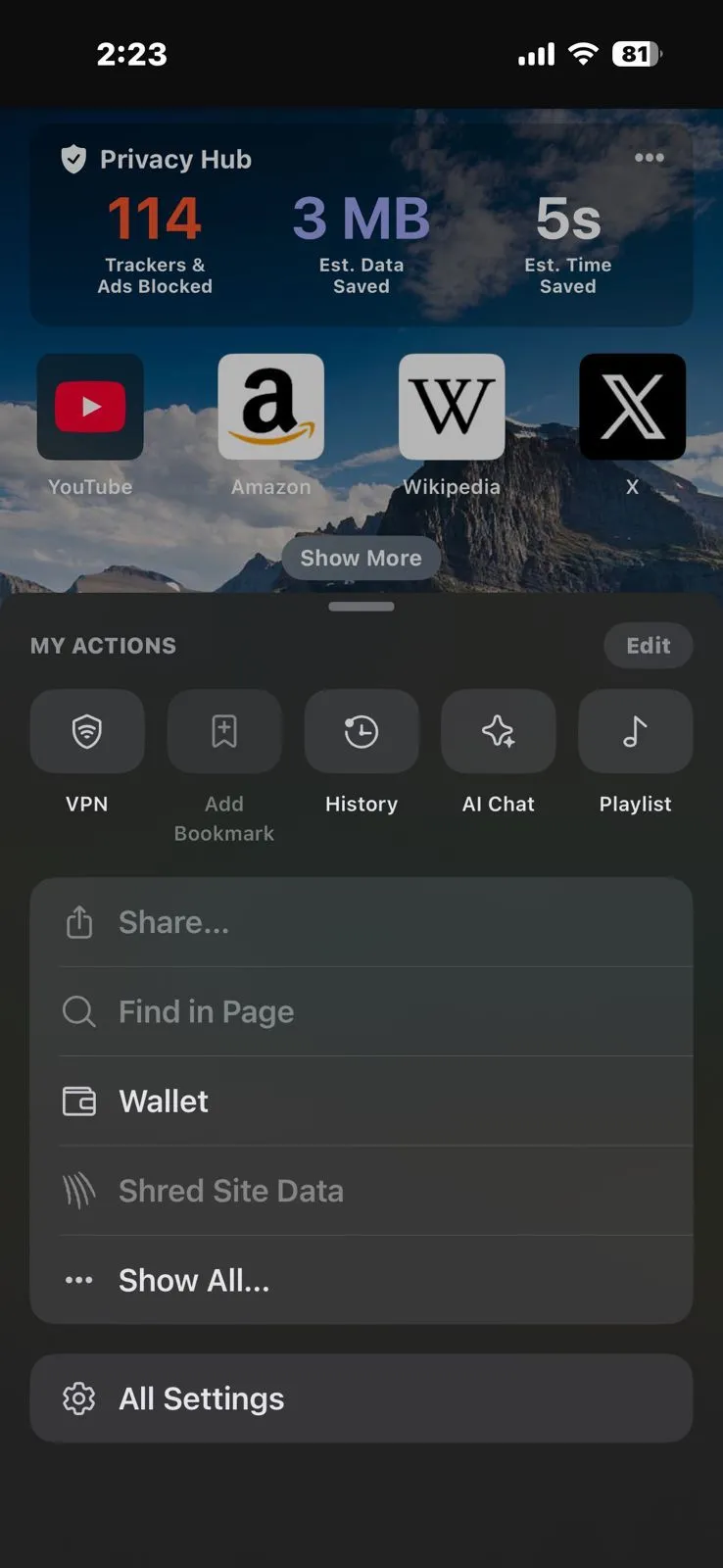 Truy cập menu Cài đặt trong ứng dụng Brave trên điện thoại