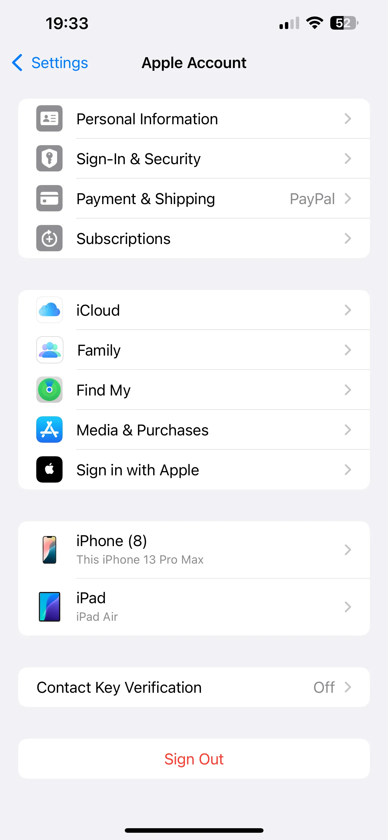 Truy cập tài khoản Apple trong Cài đặt iPhone để quản lý iCloud.
