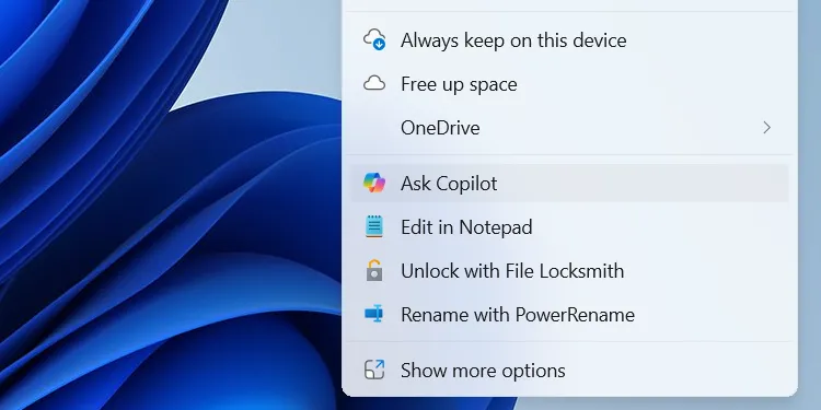 Tùy chọn "Hỏi Copilot" trong menu ngữ cảnh của File Explorer trên Windows.