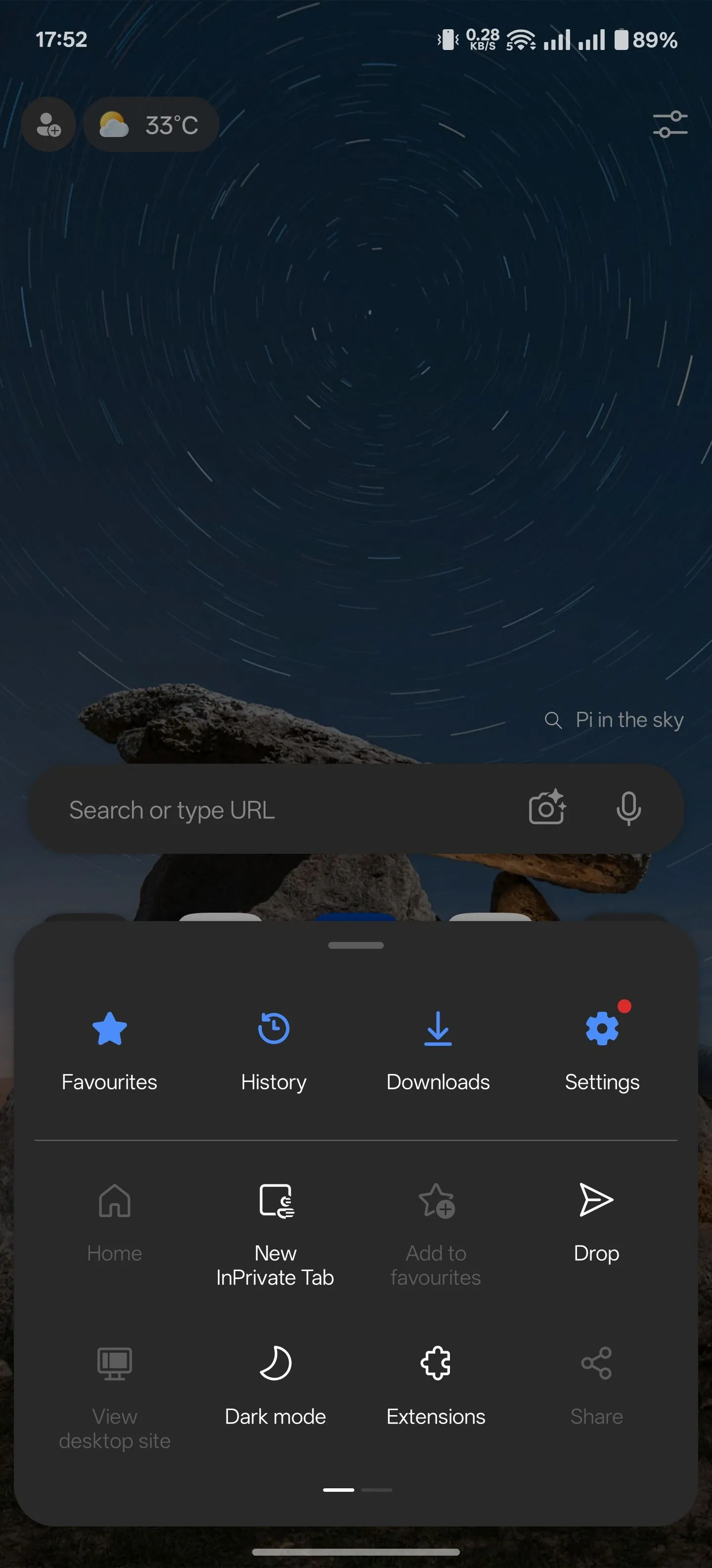 Tùy chọn menu ba gạch ngang trên Microsoft Edge Android hiển thị mục Tiện ích mở rộng