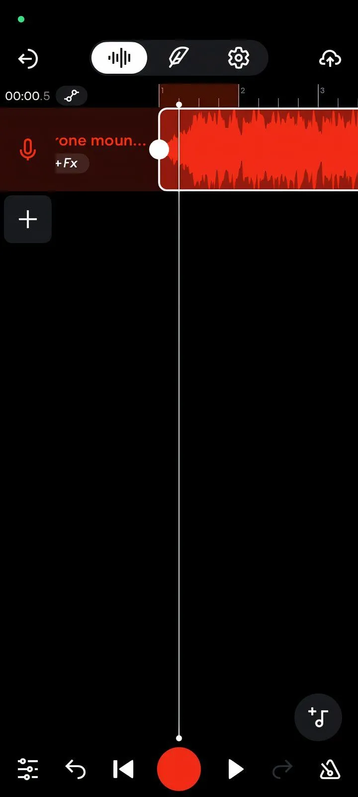 Ứng dụng BandLab trên điện thoại với giao diện chỉnh sửa track nhạc và thêm hiệu ứng fade.