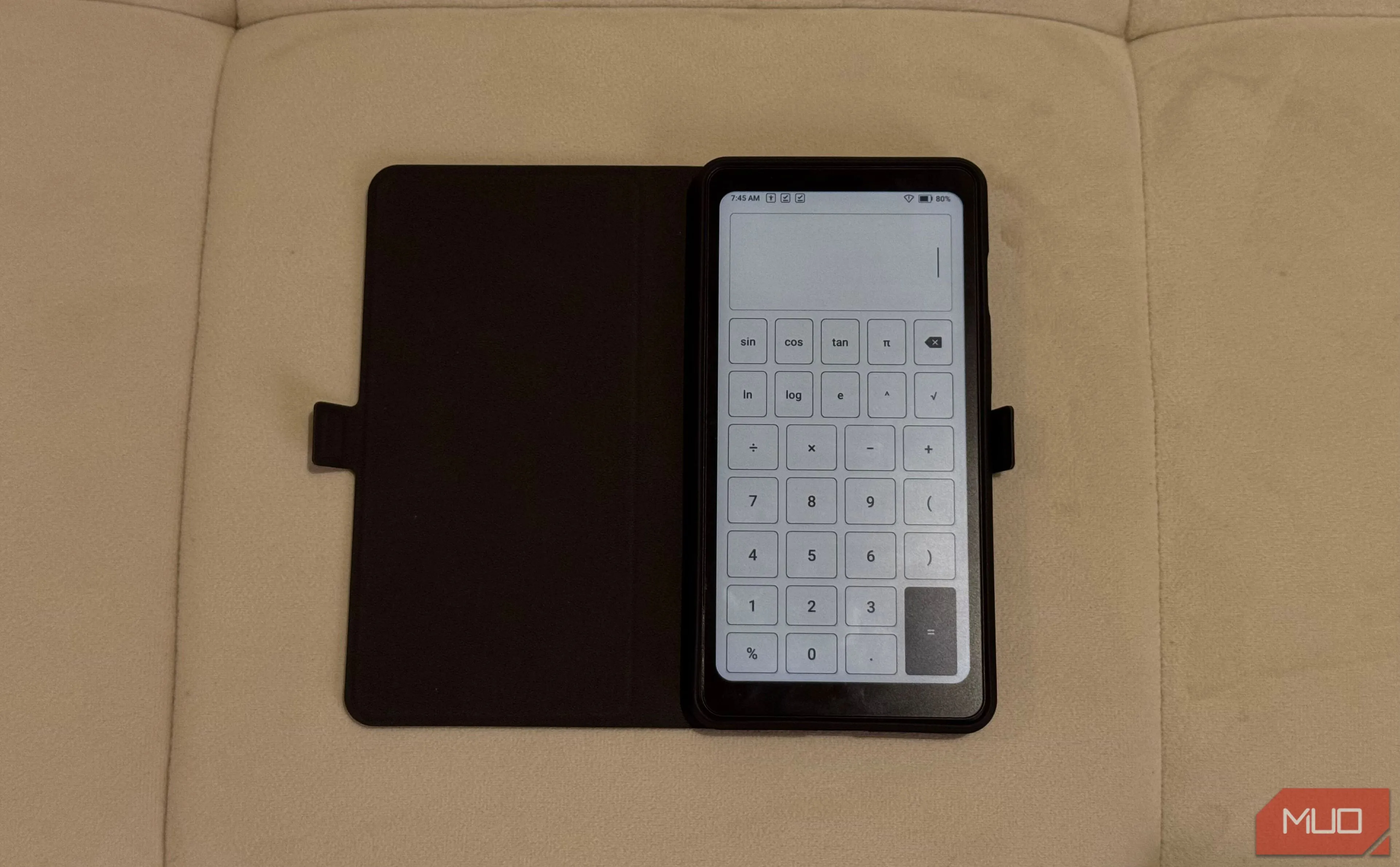 Ứng dụng máy tính (Calculator) trên màn hình e-ink đen trắng của Boox Palma 2