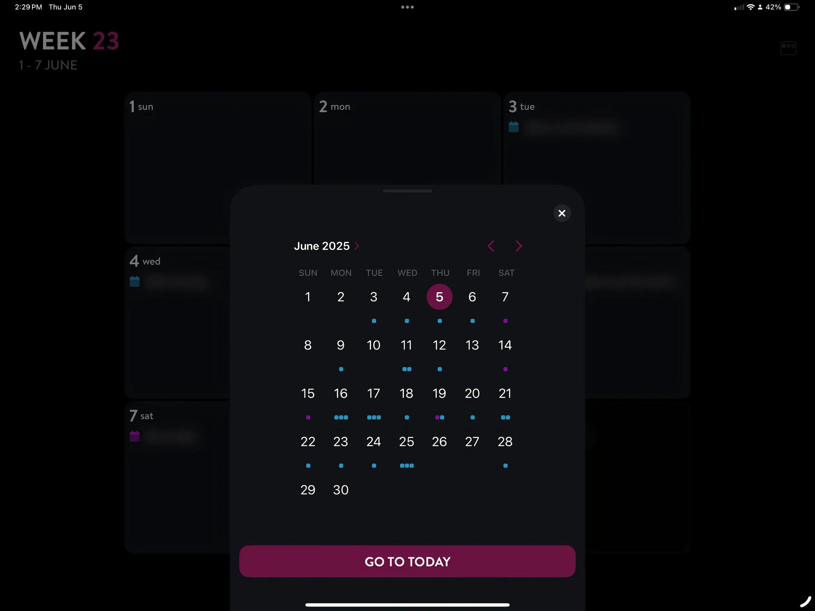 Ứng dụng Moleskine Planner hiển thị trên màn hình iPad